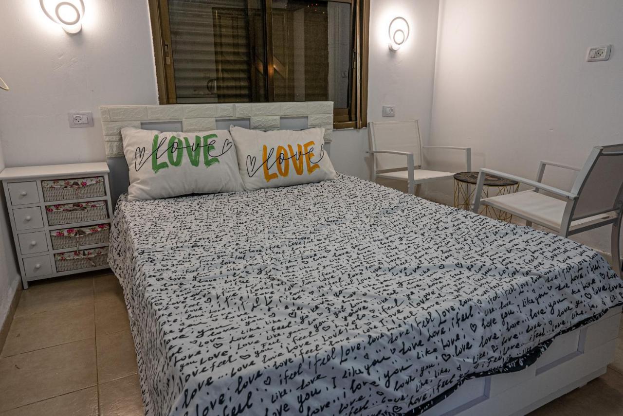 Small And Cozy Majdal Shams Bagian luar foto